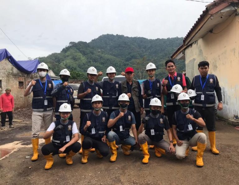 Kegiatan Kegiatan Tim Mahasiswa KKNT TB UNDIP Di Lokasi Bencana Cianjur