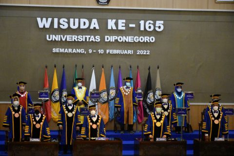 Pesan Rektor UNDIP Dalam Wisuda Ke165: Cegah Lost Generation Dengan ...