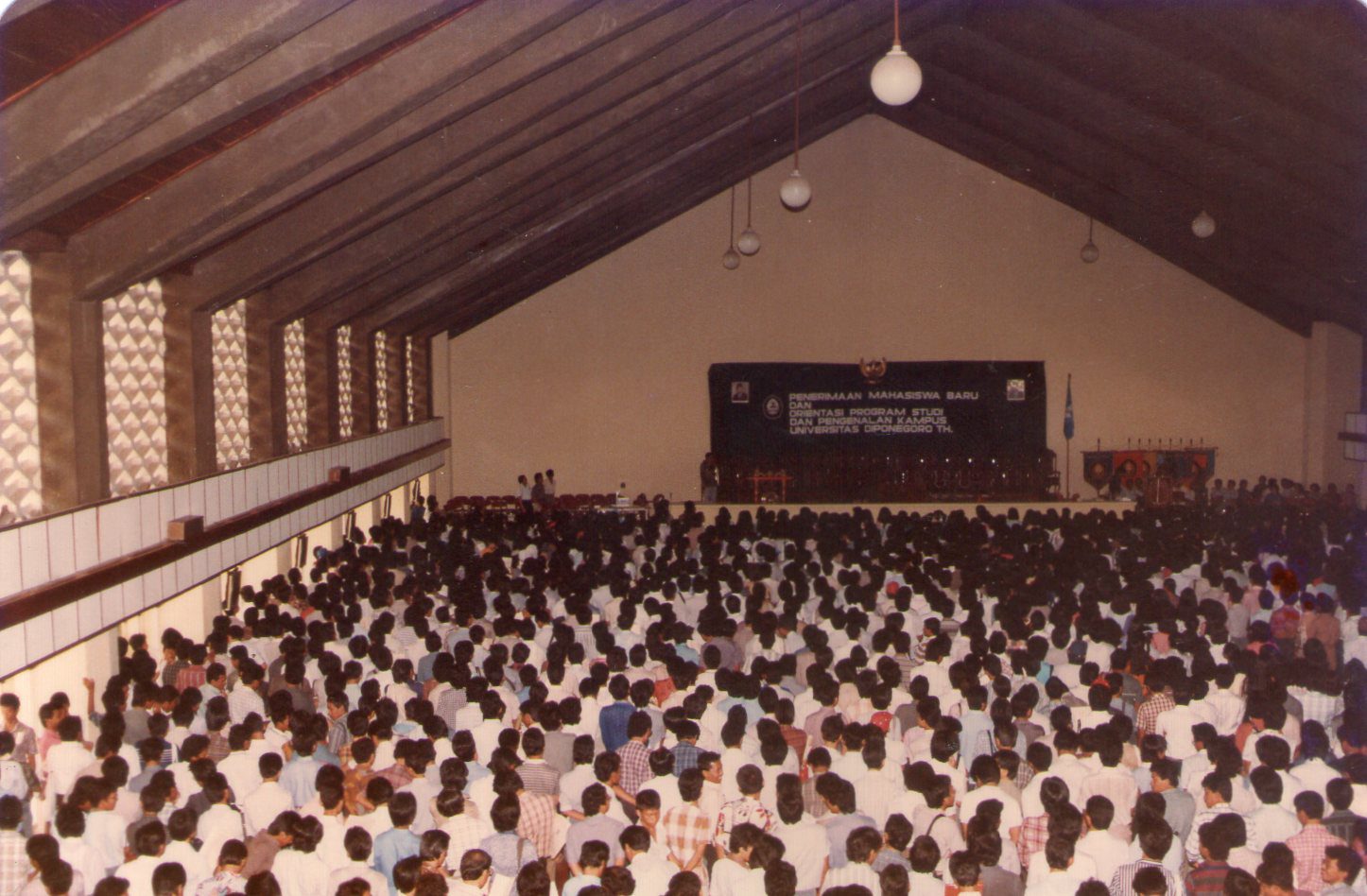 Auditorium Undip Kampus Pleburan (dilihat dr balkon)