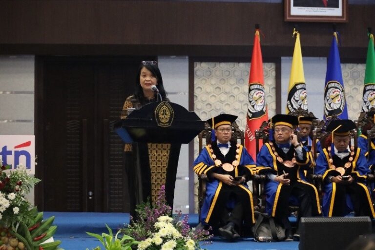 Wamen PU Ajak Mahasiswa UNDIP Berani Berkarya dan Hadirkan Solusi Nyata