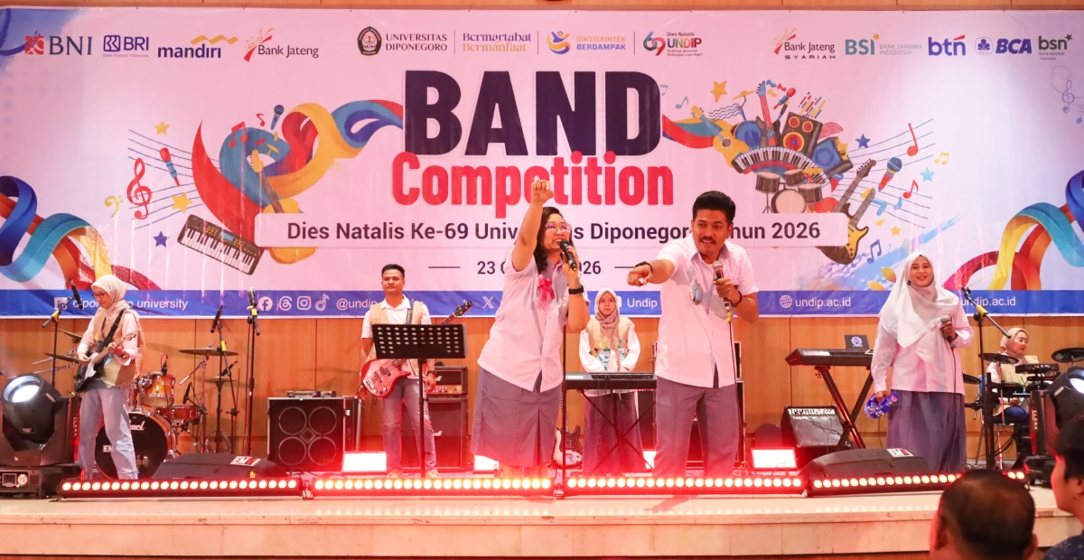Penampilan Band Karepe Dewe Fakultas Psikologi dalam Band Competition Dies Natalis ke-69 UNDIP.