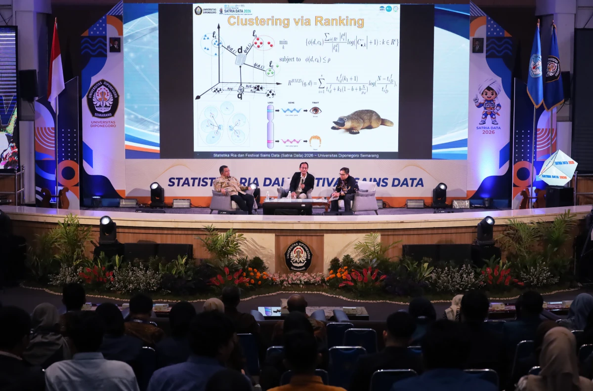 Suasana Seminar Nasional SATRIA DATA 2026 di Gedung Prof. Soedarto S.H. UNDIP Tembalang.