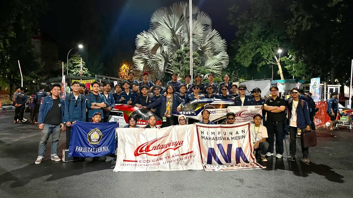 Tim Antawirya UNDIP meraih dua gelar Juara 1 pada Kontes Mobil Hemat Energi (KMHE) 2026 di Universitas Jember.